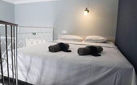 Troon Of Athens Apartments